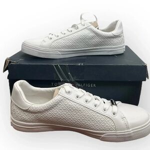 Tommy Hilfiger Women's Lexxa White Sneakers Size 8 Casual Monogram New in Box